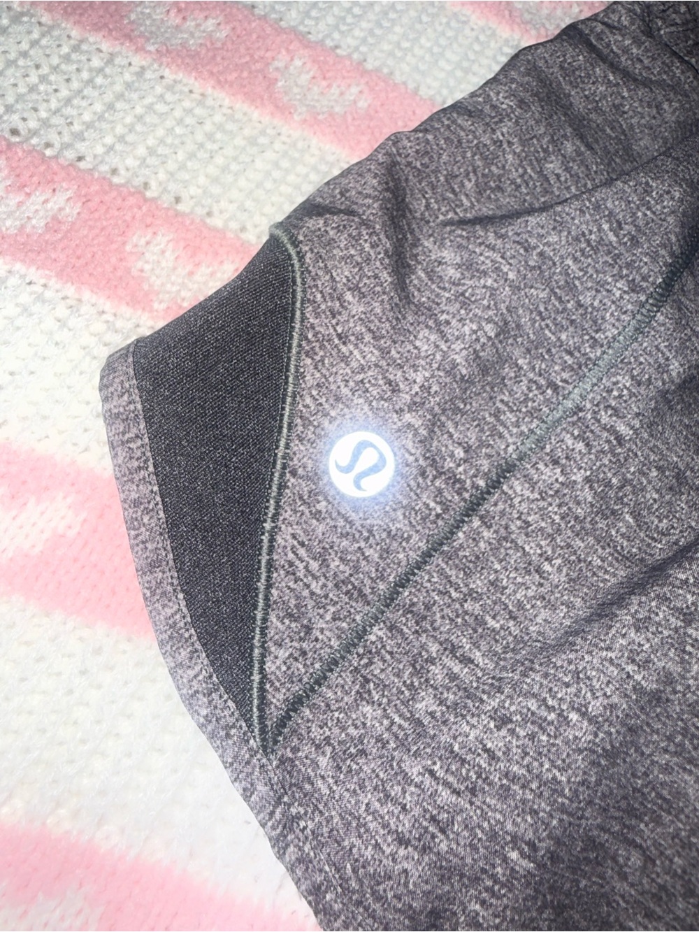 lululemon hotty hot shorts - Picture 4 of 5